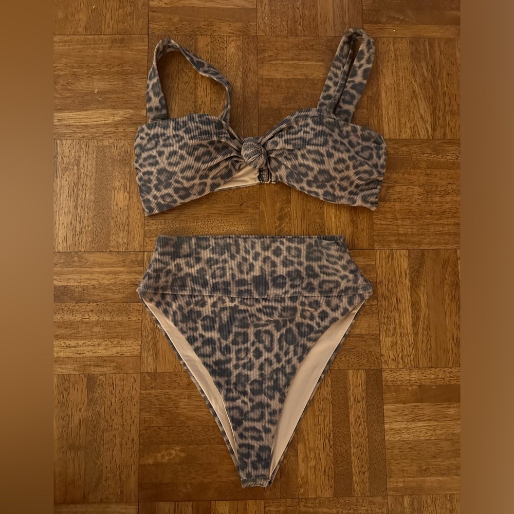 Beach Riot Set. Size XS. Like New.